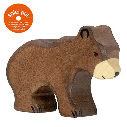Wooden bear figure with 'spiel gut' logo on a white background